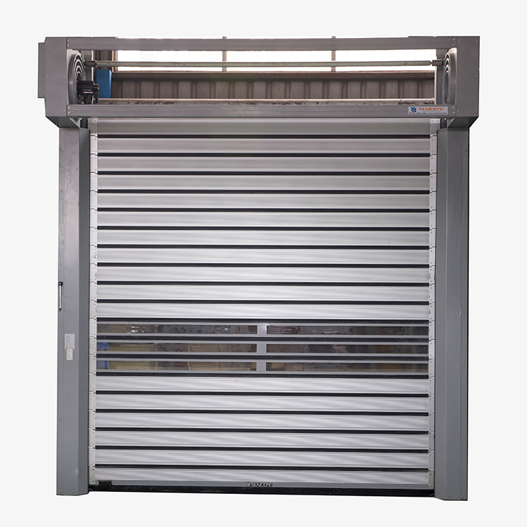 Čo presne oddeľuje rýchlobežnú bránu od bežnej brány